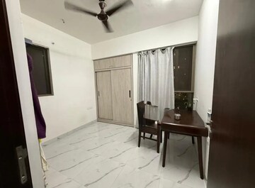 Room in 2 BHK Apartment at Raymond Premium I, Pokhran Road No One – for Rent