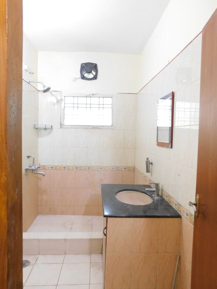 Bathroom, madhapur 5 Bedroom 3000 Sq.Ft. Villa In Madhapur Hyderabad 9283377