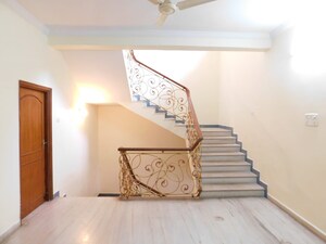 Room in 5 BHK Villa at Madhapur – for Rent