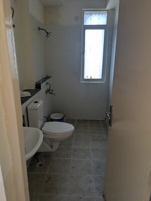 Bathroom in 3.5 BHK Apartment at Jaypee Greens Klassic Heights, Sector 134 – for Sale