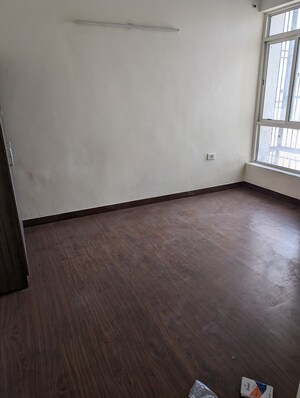 Room in 3.5 BHK Apartment at Jaypee Greens Klassic Heights, Sector 134 – for Sale