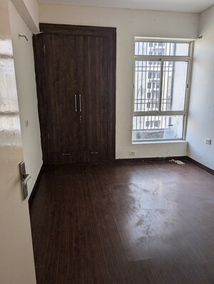 Room in 3.5 BHK Apartment at Jaypee Greens Klassic Heights, Sector 134 – for Sale