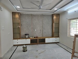 Room in 4 BHK Villa at Tellapur – for Rent