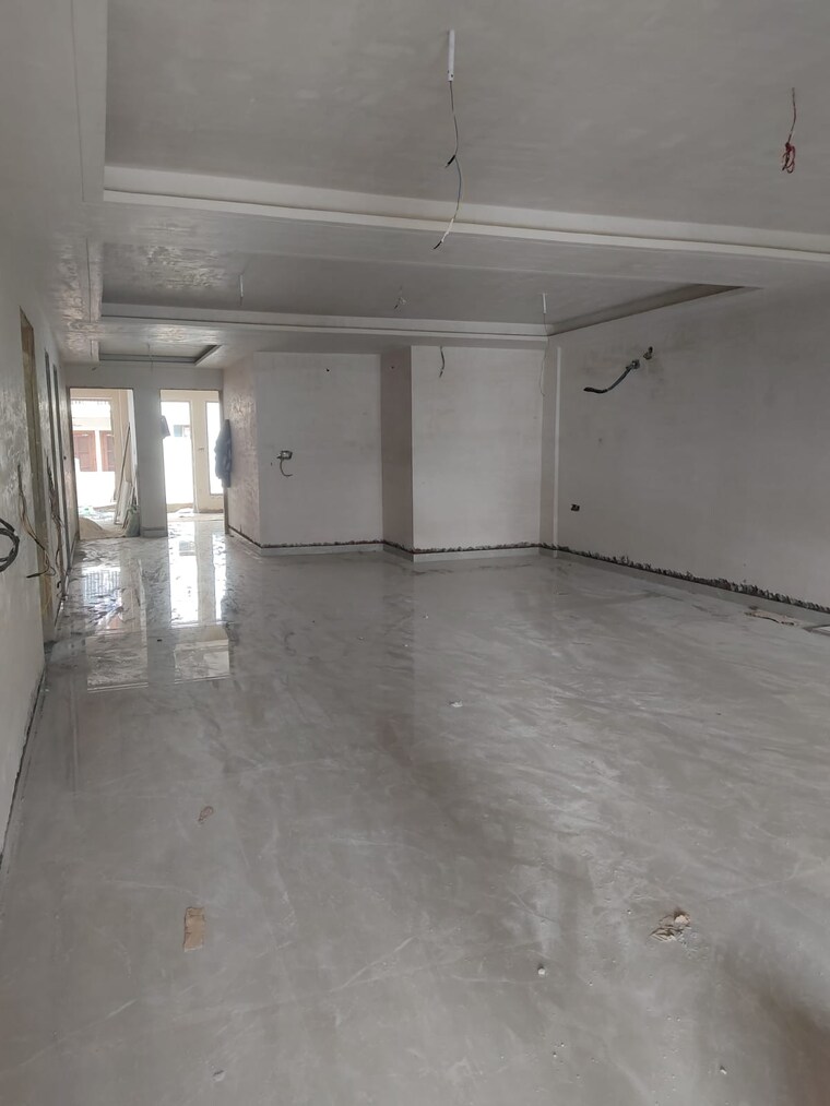 Room, parklands 4 Bedroom 380 Sq.Yd. Builder Floor In Sector 85 Faridabad 9283399