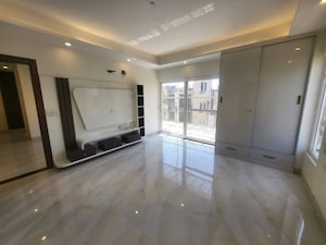 Room in 3 BHK Apartment at Emaar The Palm Drive-The Premier Terraces, Sector 66 – for Sale