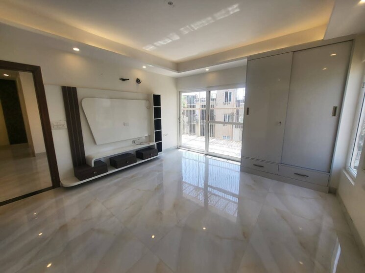 Room, emaar-the-palm-drive-the-premier-terraces 3 Bedroom 2125 Sq.Ft. Apartment In Sector 66 Gurgaon 9283457