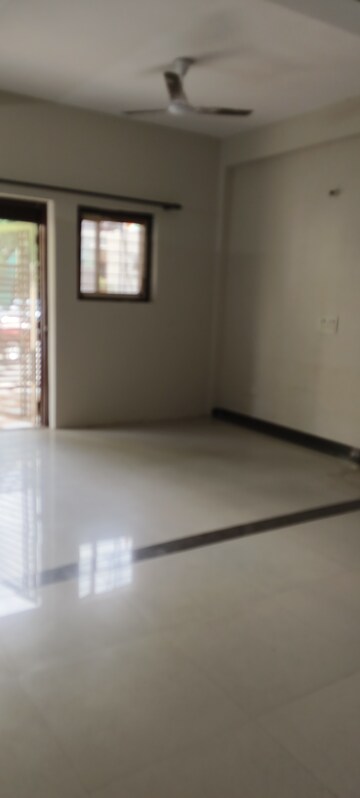 Room in 2 BHK Villa at RWA Apartments Sector 52, Sector 52 – for Rent