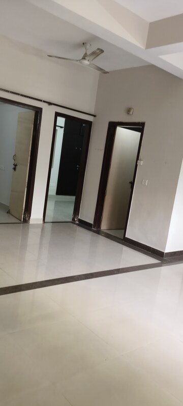 Building Lobby in 2 BHK Villa at RWA Apartments Sector 52, Sector 52 – for Rent