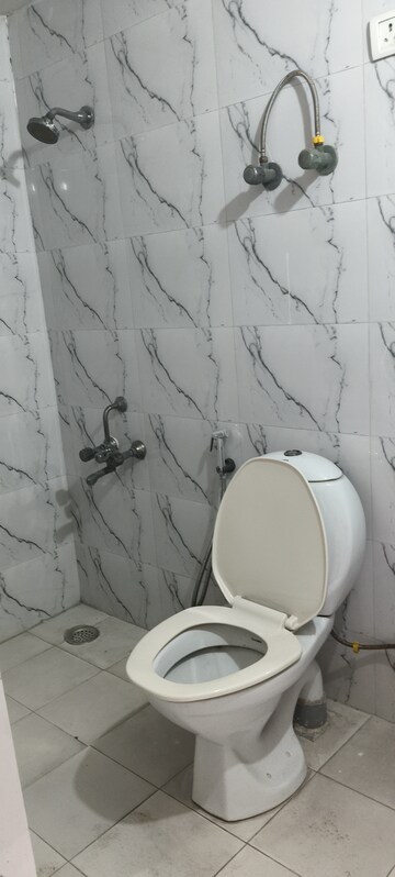 Bathroom in 2 BHK Villa at RWA Apartments Sector 52, Sector 52 – for Rent