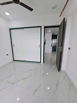 Room in 1 BHK Apartment at Nahar Amaryllis Towers and Plaza, Chandivali – for Rent