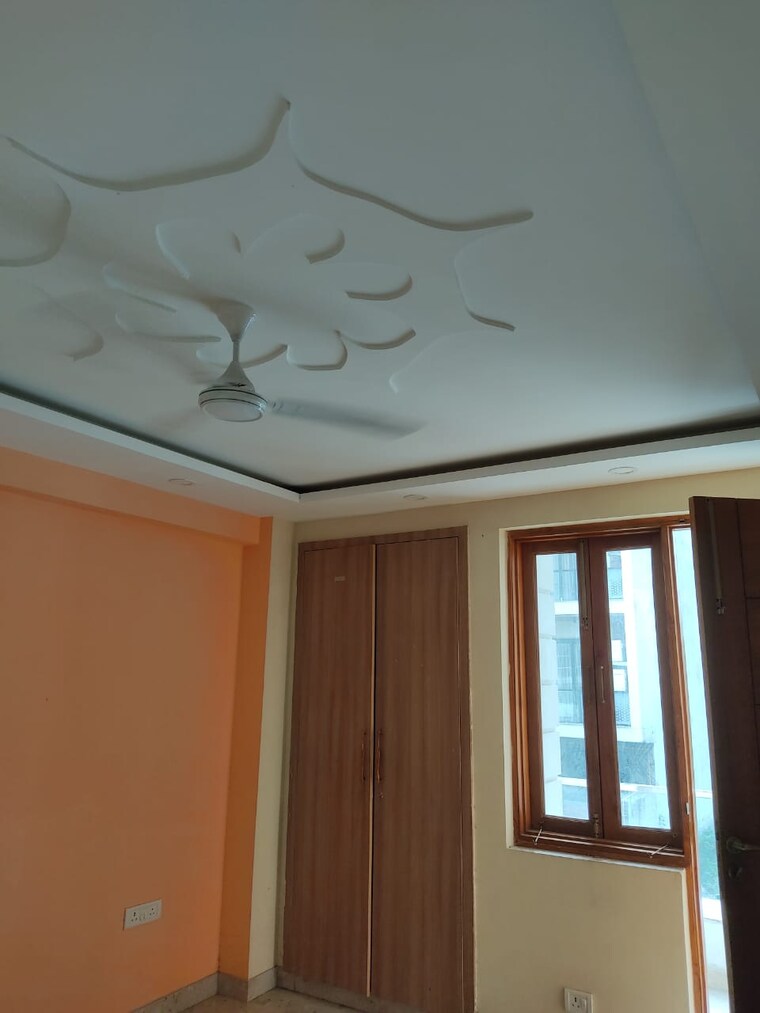 Room, parklands 3 Bedroom 226 Sq.Yd. Builder Floor In Sector 85 Faridabad 9283497