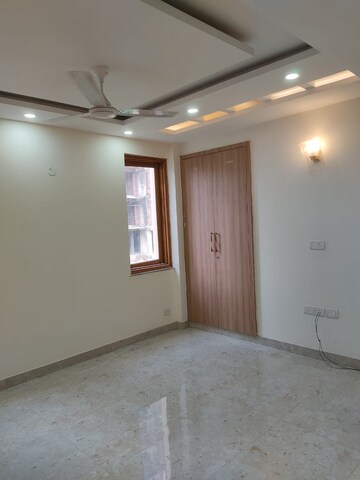 Room in 3 BHK Builder Floor at Parklands, Sector 85 – for Sale