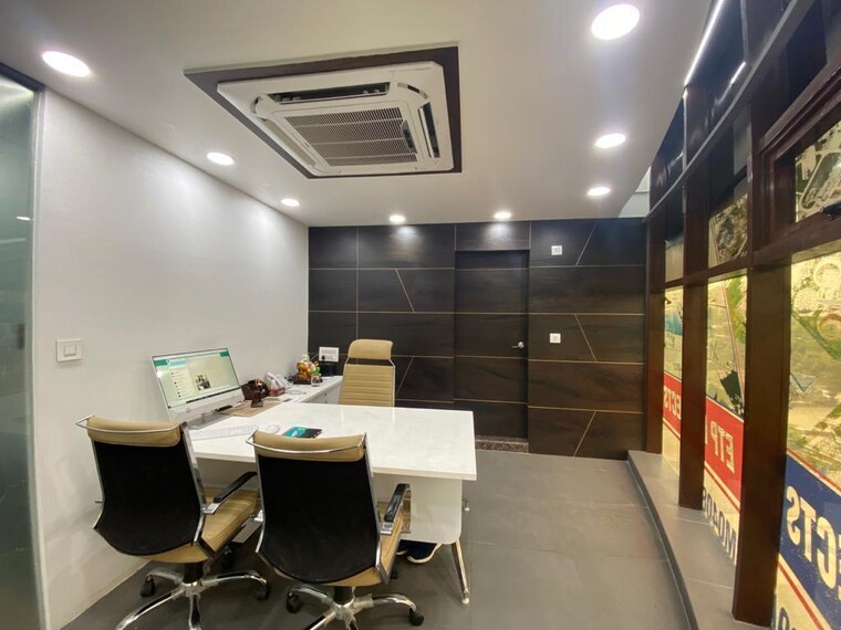 Team Area, vijay nagar Commercial Office Space 1055 Sq.Ft. In Vijay Nagar Indore 9283555