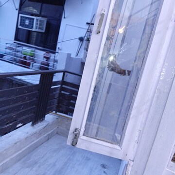 Balcony in 3 BHK Builder Floor at Green Fields Colony – for Rent