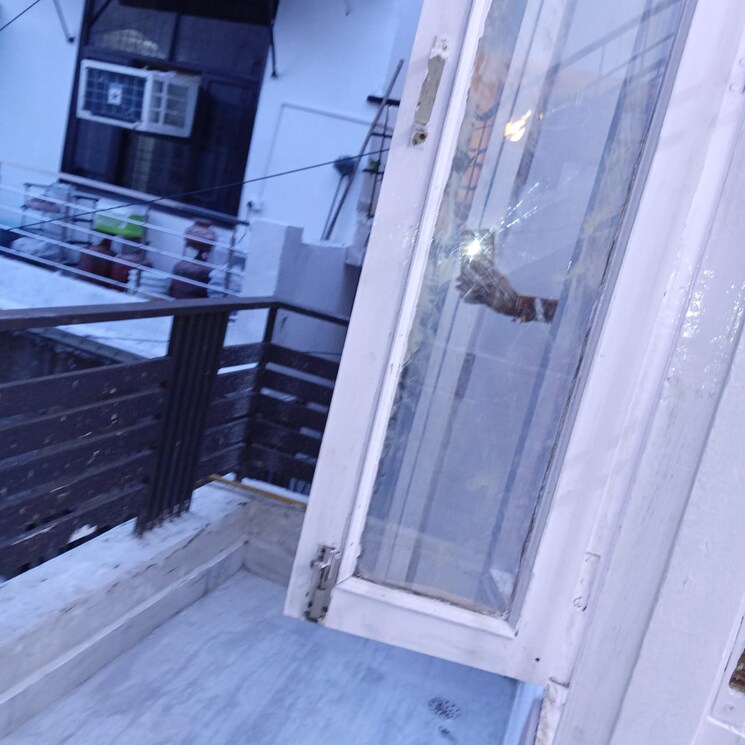 Balcony, green fields colony 3 Bedroom 200 Sq.Yd. Builder Floor In Green Fields Colony Faridabad 9283570