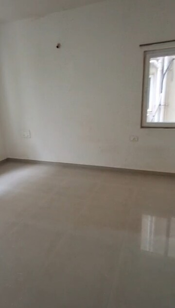 Room in 2 BHK Apartment at Babukhan Solitaire, Gachibowli – for Rent
