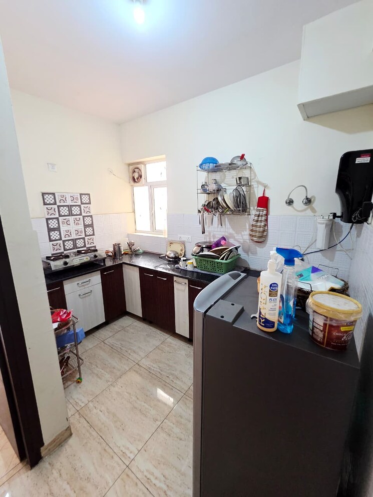 Kitchen, land-craft-golf-links-apartment-phase-2 3 Bedroom 2000 Sq.Ft. Apartment In Pandav Nagar Ghaziabad 9283579