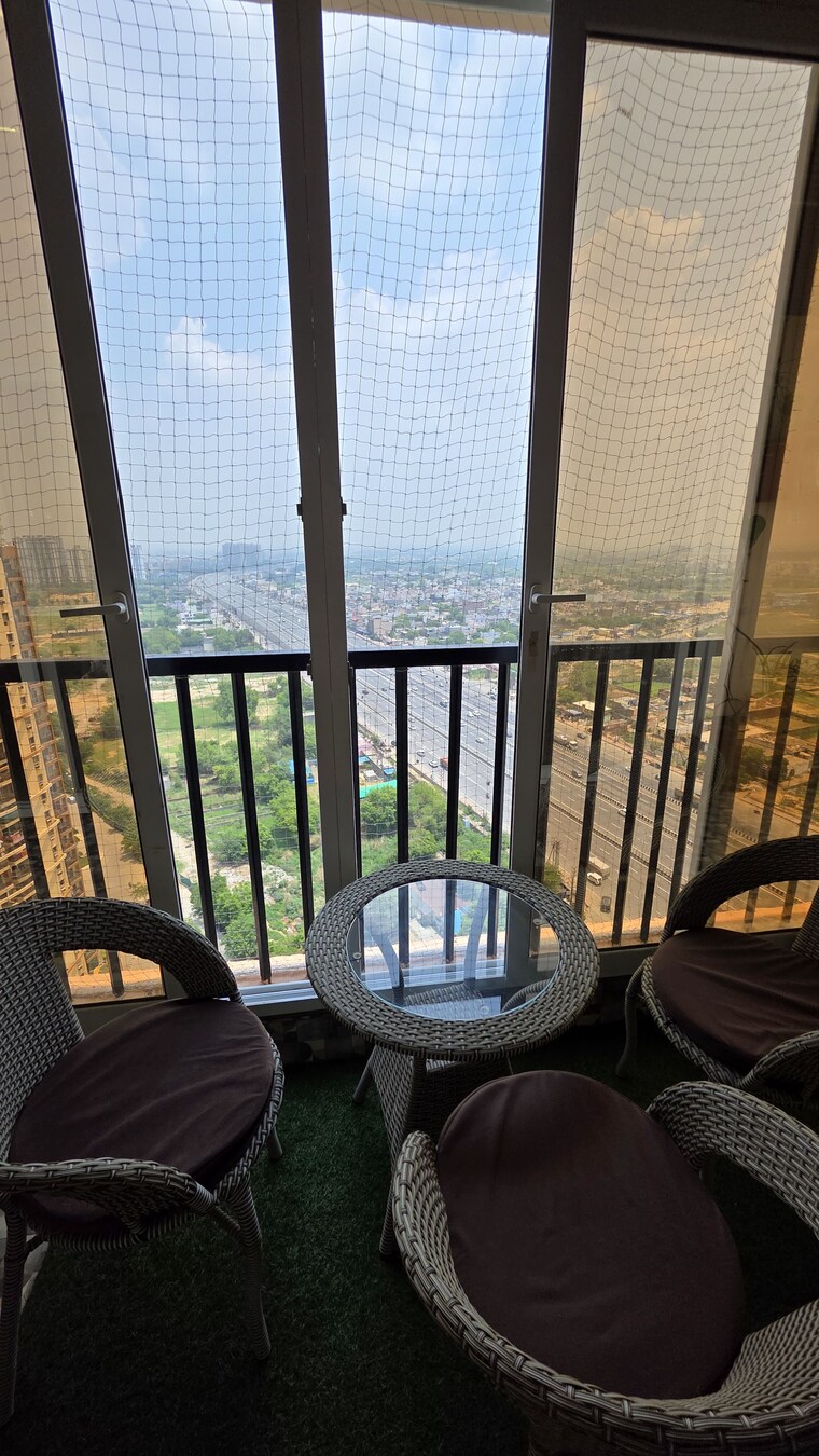 Team Area, land-craft-golf-links-apartment-phase-2 3 Bedroom 2000 Sq.Ft. Apartment In Pandav Nagar Ghaziabad 9283579