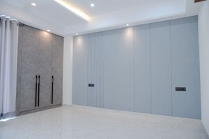 Room in 3 BHK Apartment at Kumar Hill View Residency, Kothrud – for Sale