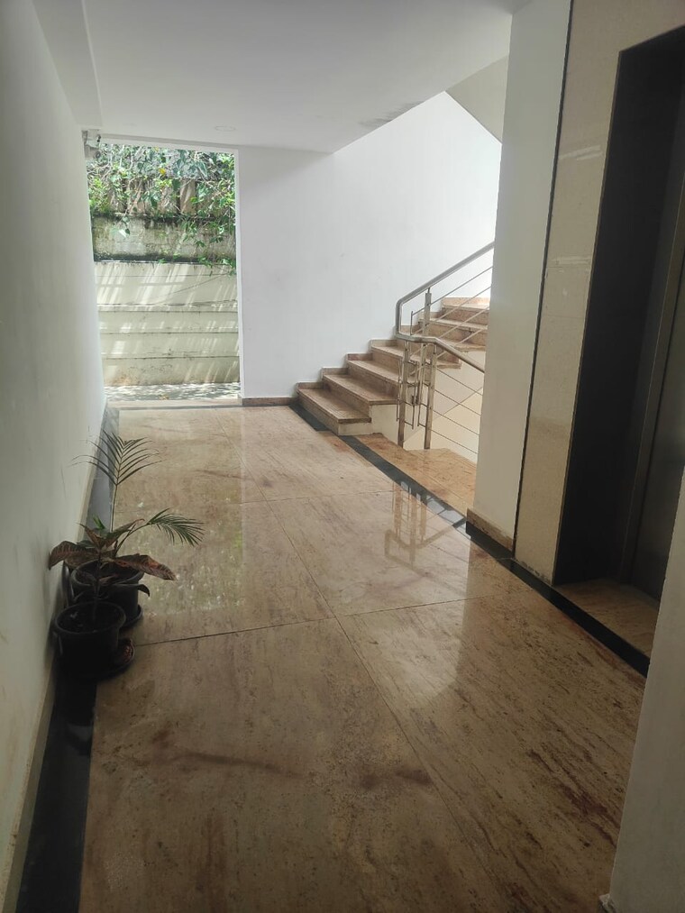 Room, banjara hills Commercial Office Space 5100 Sq.Ft. In Banjara Hills Hyderabad 9283653