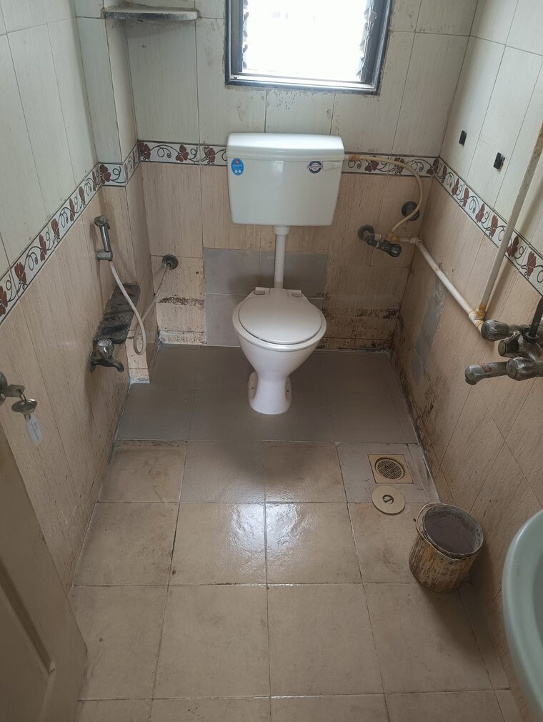 Bathroom, hdil-metropolis-residences 3 Bedroom 1875 Sq.Ft. Apartment In Andheri West Mumbai 9283275