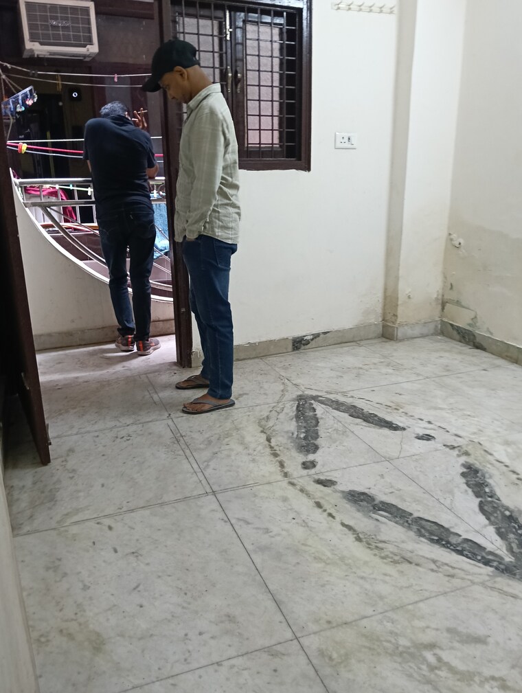  Parking, govindpuri 2 Bedroom 55 Sq.Yd. Builder Floor In Govindpuri Delhi 9283686