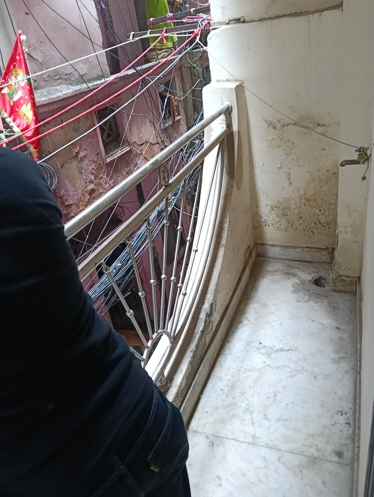 Balcony, govindpuri 2 Bedroom 55 Sq.Yd. Builder Floor In Govindpuri Delhi 9283686