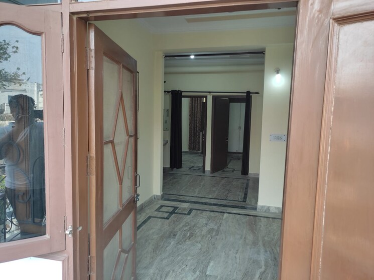 Living Room, sector 27 2 Bedroom 1300 Sq.Ft. Villa In Sector 27 Noida 9283692