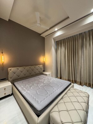 Bedroom in 4 BHK Apartment at Prabhadevi – for Rent