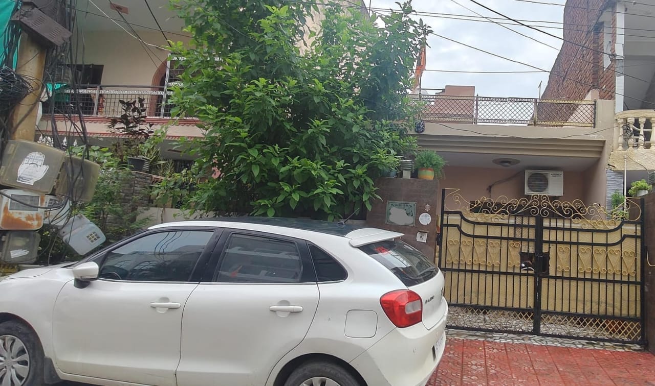 3 BHK + Pooja Room,Study Room Independent House For Sale in Sector 16