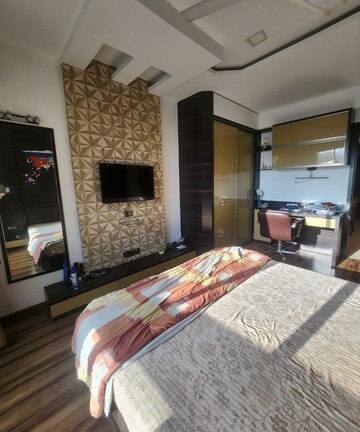 Bedroom in 3 BHK Apartment at Hiranandani Meadows, Manpada – for Rent