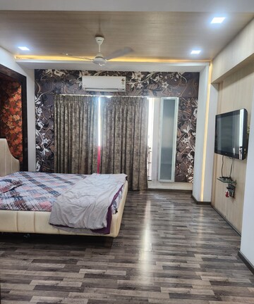 Bedroom in 3 BHK Apartment at Hiranandani Meadows, Manpada – for Rent