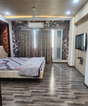 Bedroom in 3 BHK Apartment at Hiranandani Meadows, Manpada – for Rent