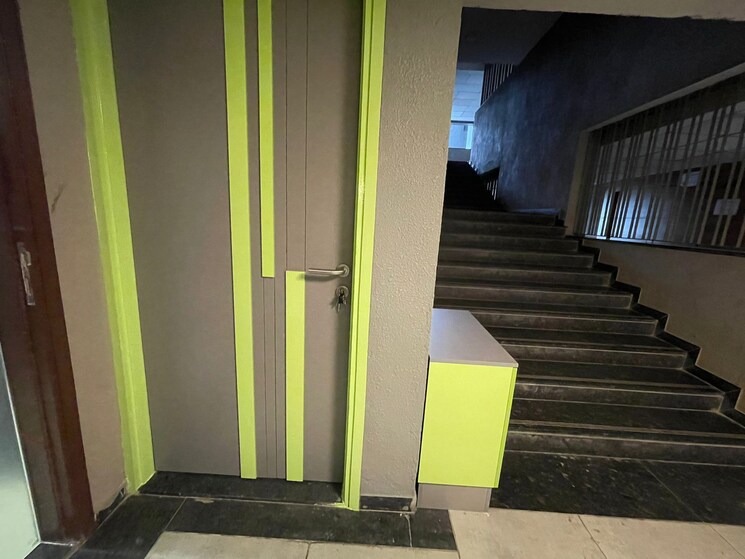 Living Room, science city Commercial Office Space in IT/SEZ 914 Sq.Ft. In Science City Ahmedabad 9283742