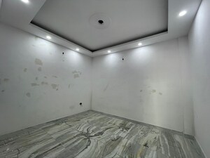 Room in 2 BHK Builder Floor at Sector 37 – for Rent