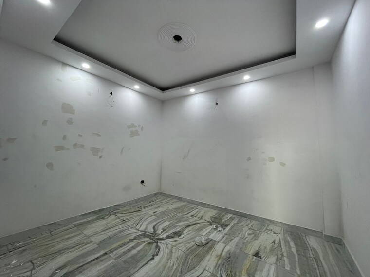 Room, sector 37 2 Bedroom 1000 Sq.Ft. Builder Floor In Sector 37 Faridabad 9283741