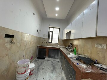 Kitchen in 2 BHK Builder Floor at Sector 37 – for Rent