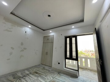 Room in 2 BHK Builder Floor at Sector 37 – for Rent