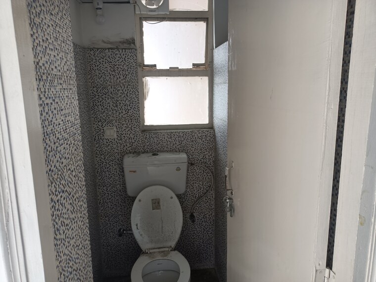 Bathroom, breez-global-heights 1 Bedroom 350 Sq.Ft. Apartment In Sohna Sector 33 Gurgaon 9283777