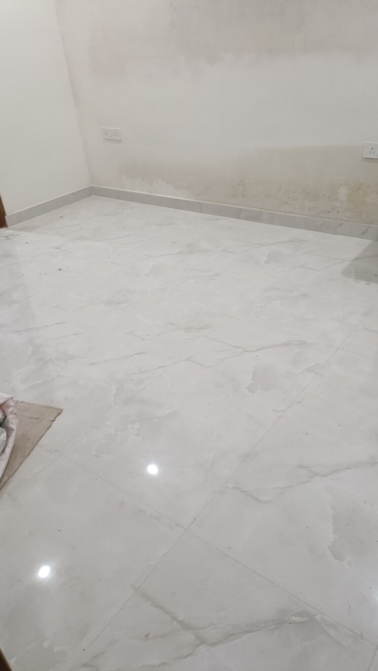 Room, rwa-apartments-sector-72 2 Bedroom 1450 Sq.Ft. Independent House In Sector 72 Noida 9283805