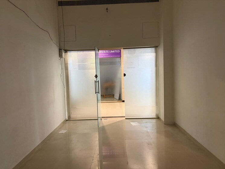 Room, rustomjee-eaze-zone-mall Commercial Office Space 212 Sq.Ft. In Malad West Mumbai 9283790