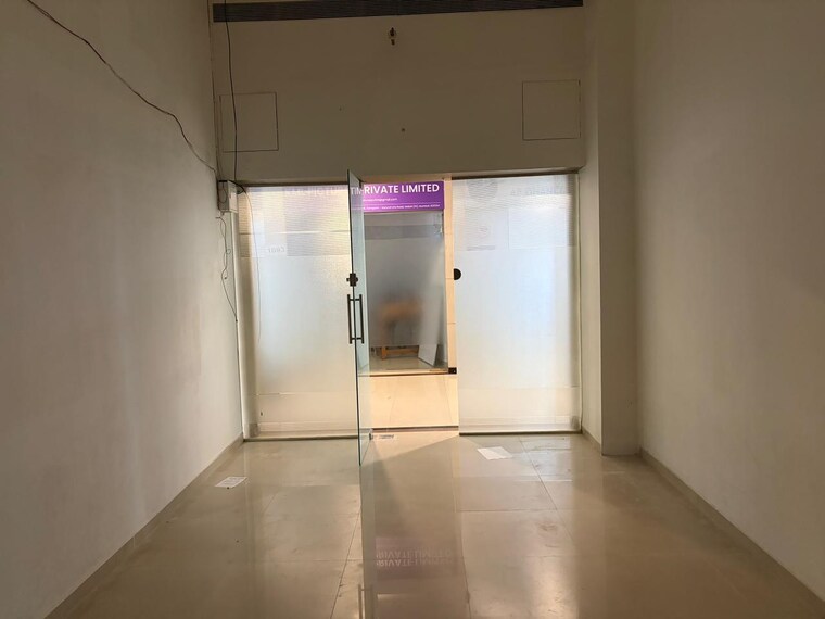 Room, rustomjee-eaze-zone-mall Commercial Office Space 212 Sq.Ft. In Malad West Mumbai 9283790