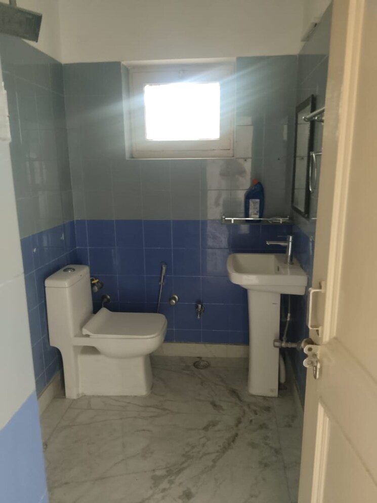 Bathroom, dalanwala 3 Bedroom 1700 Sq.Ft. Independent House In Dalanwala Dehradun 9283802