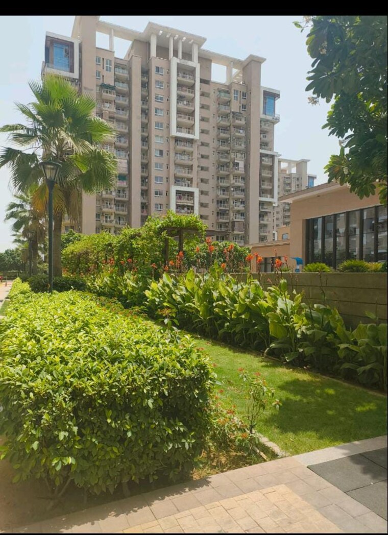 Garden, emaar-palm-gardens 3 Bedroom 1900 Sq.Ft. Apartment In Sector 83 Gurgaon 9283838
