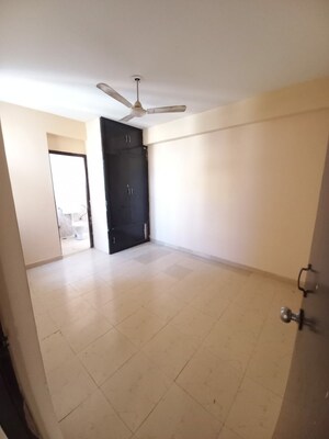 Room in 2 BHK Apartment at Apex Our Homes, Sector 37c – for Rent