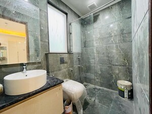 Building Lobby in 2.5 BHK Builder Floor at Adani Oyster Grande Phase 2, Sector 102 – for Sale