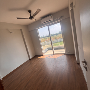 Room in 2 BHK Apartment at Signature Global City, Sector 37d – for Rent