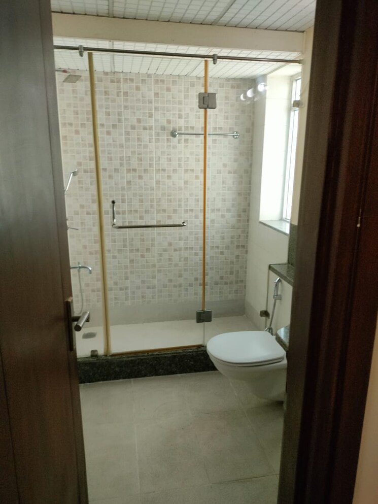 Bathroom, parsvnath-exotica 3 Bedroom 3400 Sq.Ft. Apartment In Sector 53 Gurgaon 9283846