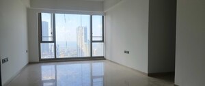 Room in 5 BHK Apartment at The View, Worli – for Rent