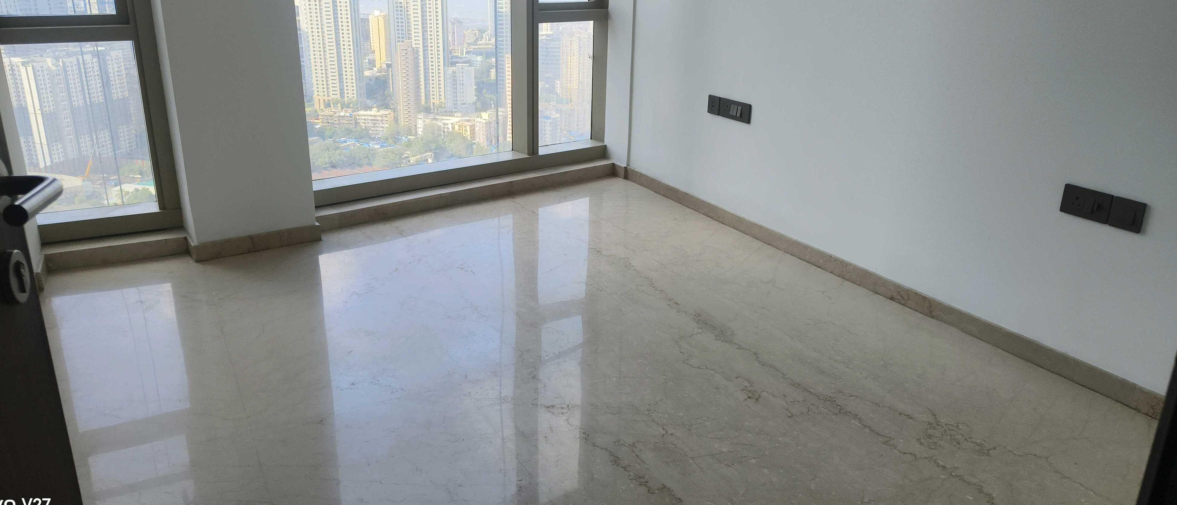 5 BHK + Servant Room Apartment For Rent in The View